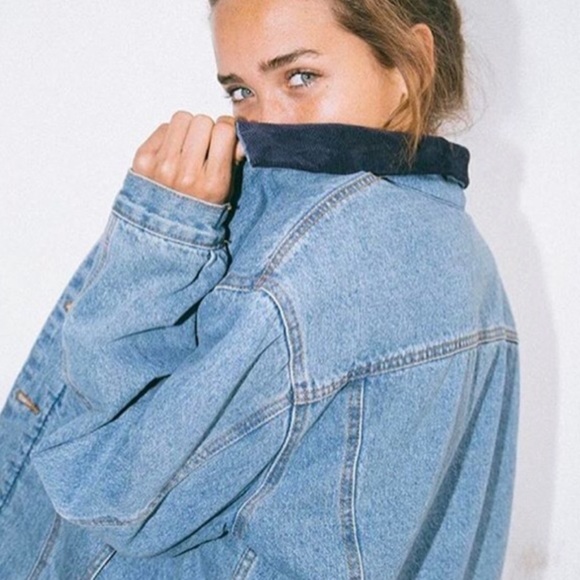 Brandy Melville Jackets & Blazers - Brandy Melville Kaylee Denim Jacket - Navy collar